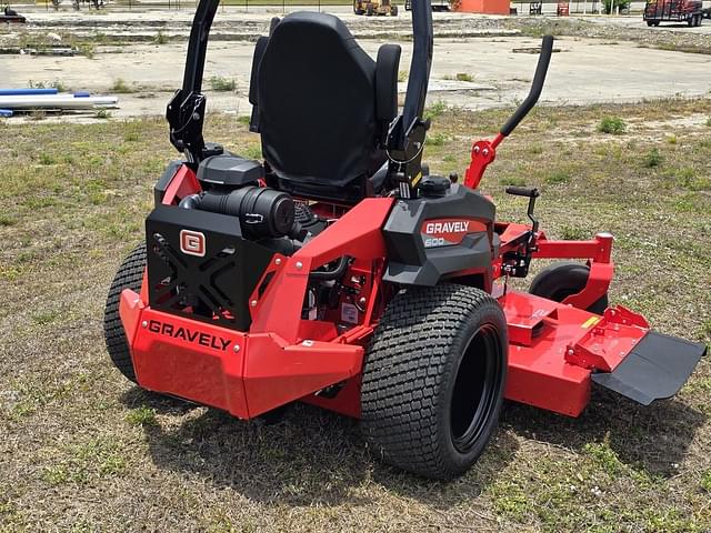 Image of Gravely Pro-Turn 672 equipment image 3