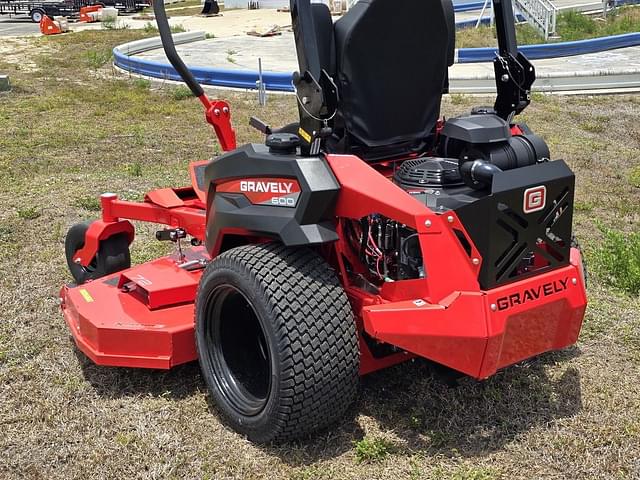 Image of Gravely Pro-Turn 672 equipment image 4