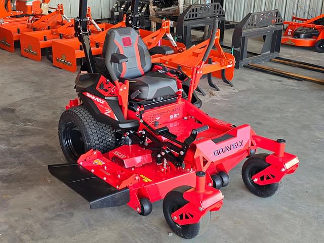 Image of Gravely Pro-Turn 52 equipment image 1