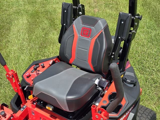 Image of Gravely Pro-Turn ZX 60 equipment image 4