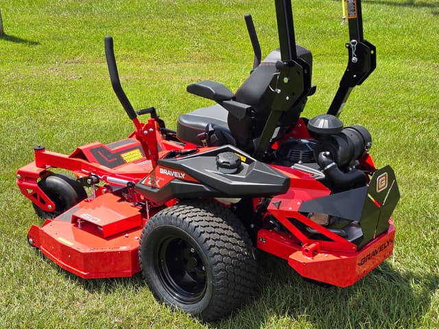 Image of Gravely Pro-Turn ZX 60 equipment image 3