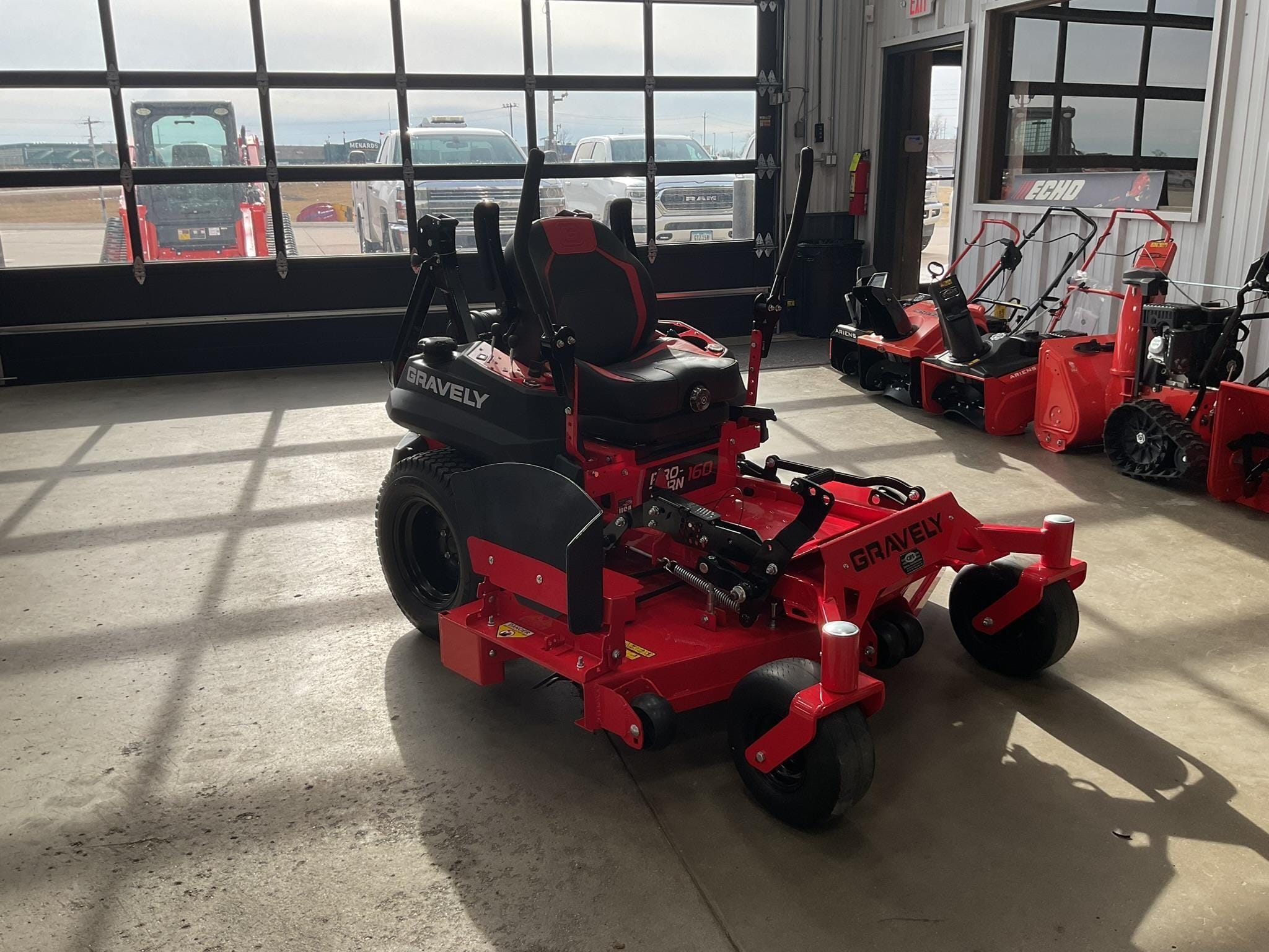 2024 Gravely Pro-Turn 160 Equipment Image0
