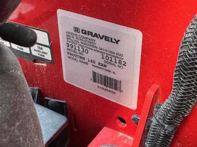 Image of Gravely Pro-Turn 160 equipment image 3
