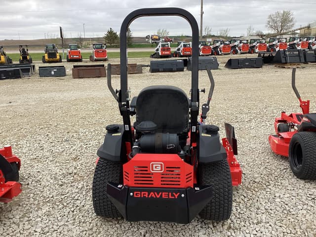 Image of Gravely Pro-Turn 160 equipment image 3