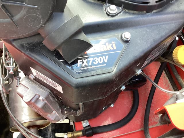 Image of Gravely Pro-Turn 160 equipment image 2