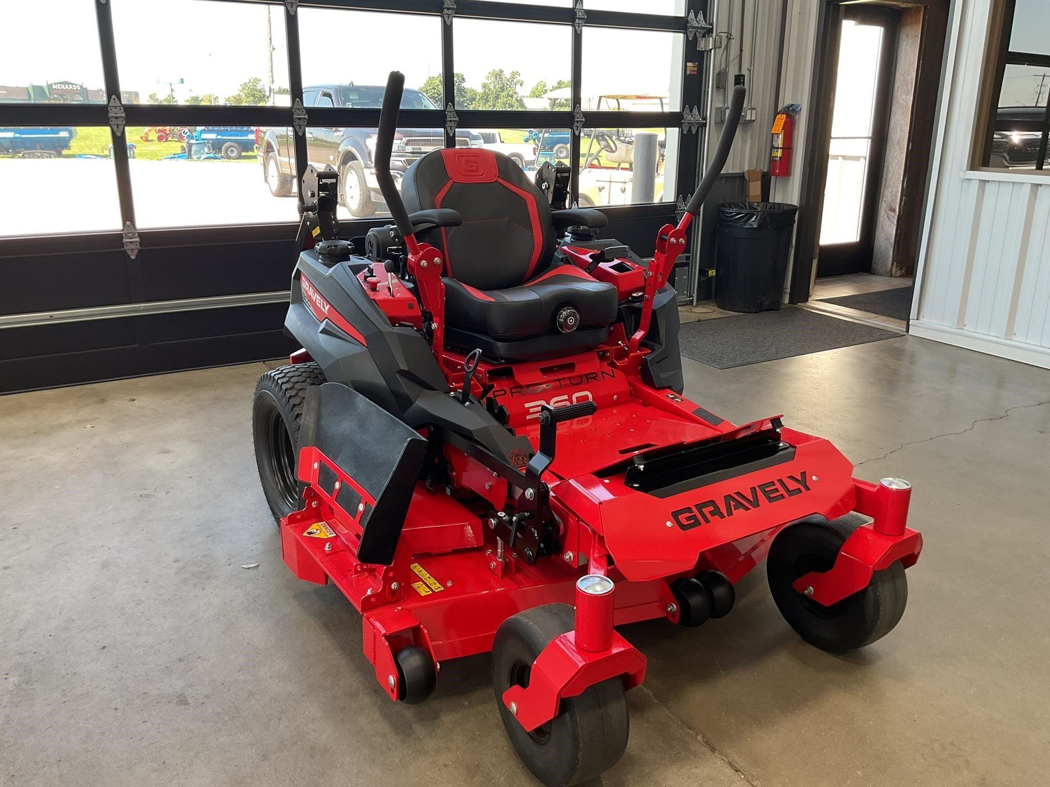 2024 Gravely Pro-Turn 360 Equipment Image0