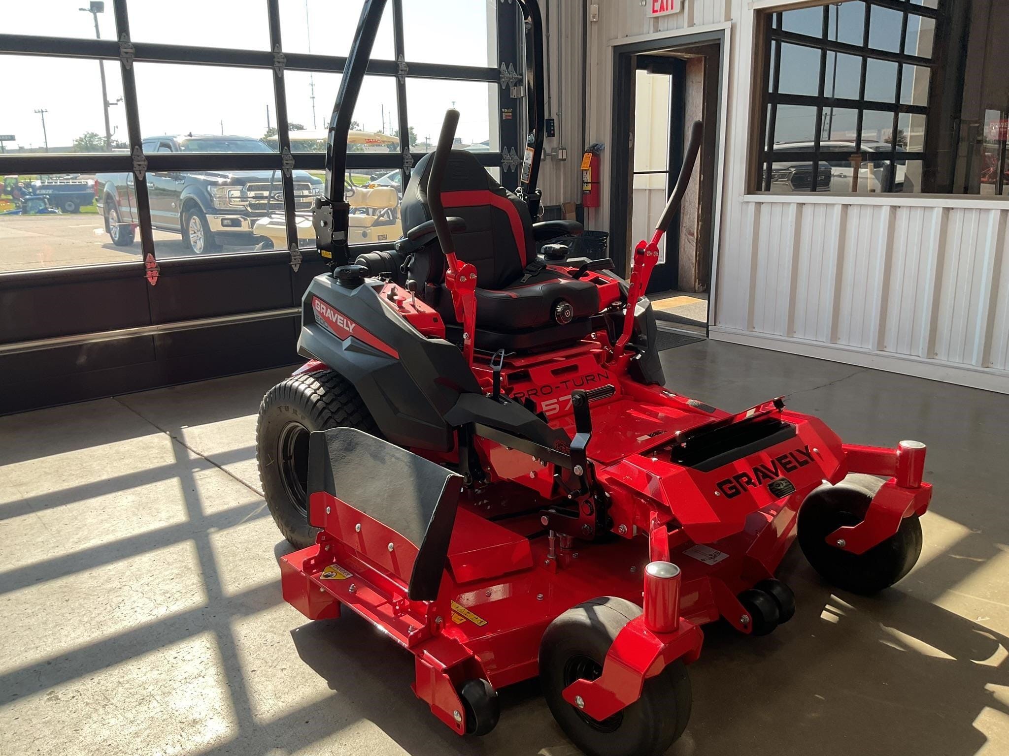 2024 Gravely Pro-Turn 572 Equipment Image0