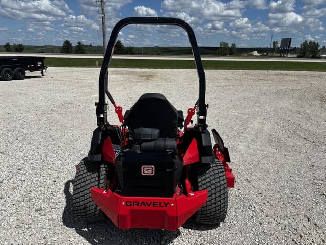 Image of Gravely Pro-Turn 572 equipment image 1