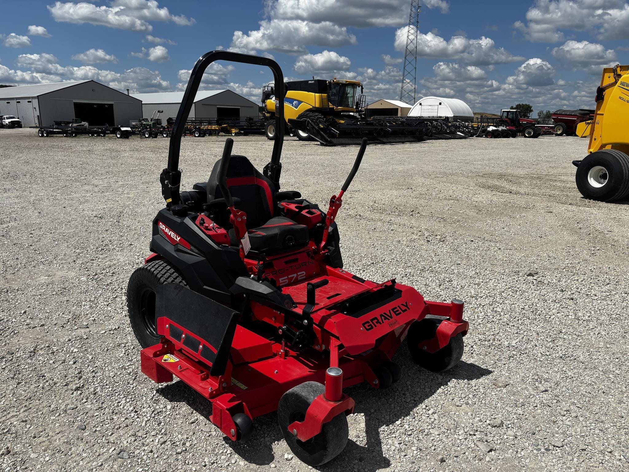 2024 Gravely Pro-Turn 572 Equipment Image0