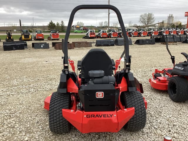Image of Gravely Pro-Turn 572 equipment image 4