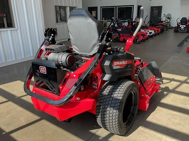 Image of Gravely Pro-Turn 600 equipment image 2