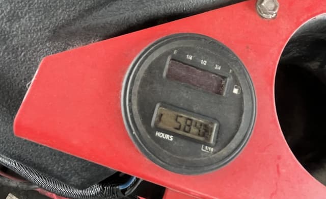 Image of Gravely Pro-Turn 660 equipment image 4