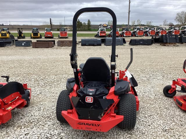 Image of Gravely Pro-Turn Z 52 equipment image 3