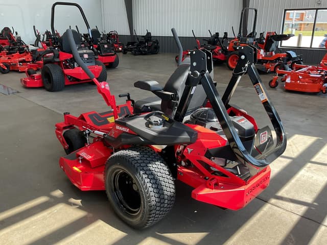 Image of Gravely Pro-Turn Z 52 equipment image 4