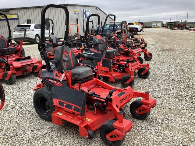 Image of Gravely Pro-Turn Z equipment image 2