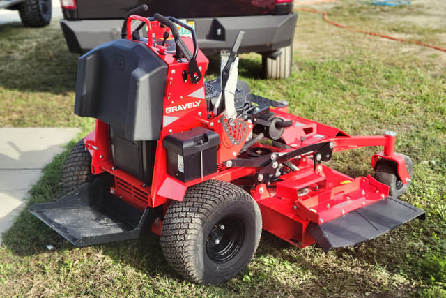 Image of Gravely Z-Stance 52 equipment image 3