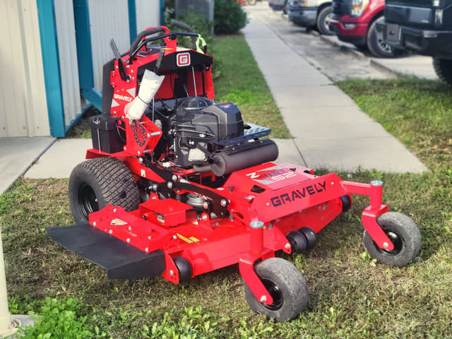 Image of Gravely Z-Stance 52 equipment image 2
