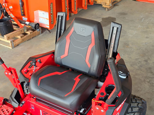 Image of Gravely ZTHD52 equipment image 4