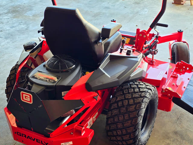 Image of Gravely ZTHD52 equipment image 2