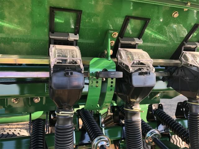 Image of Great Plains BD7600HD-40 equipment image 2