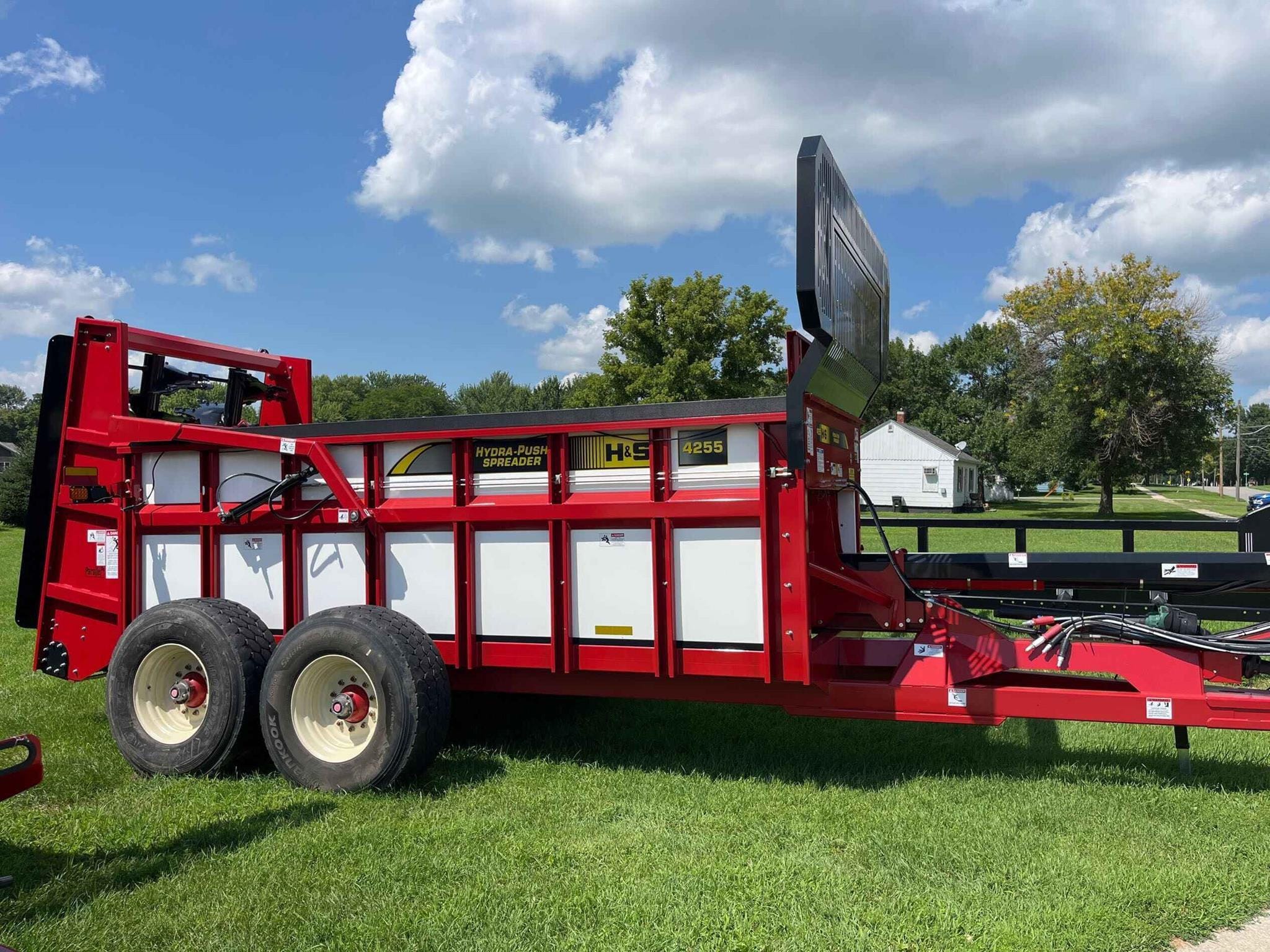 2024 H&S HPV4255 Equipment Image0