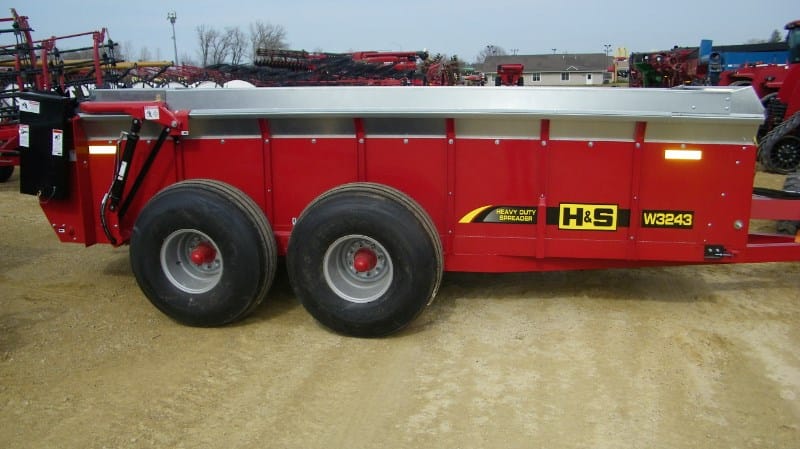 2024 H&S W3243 Equipment Image0