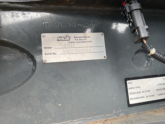 Image of Hagie STS12 equipment image 2