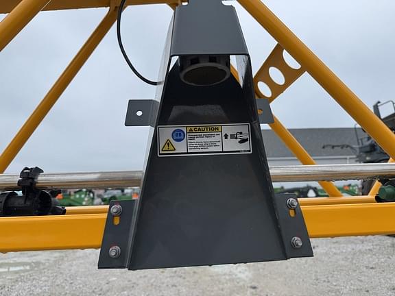 Image of Hagie STS12 equipment image 4