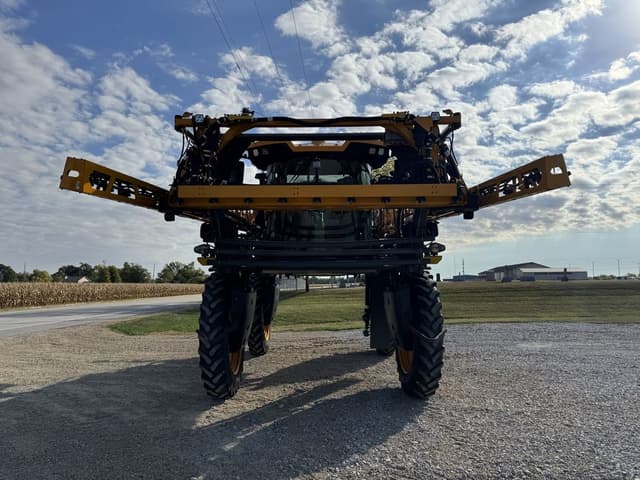 Image of Hagie STS12 equipment image 2