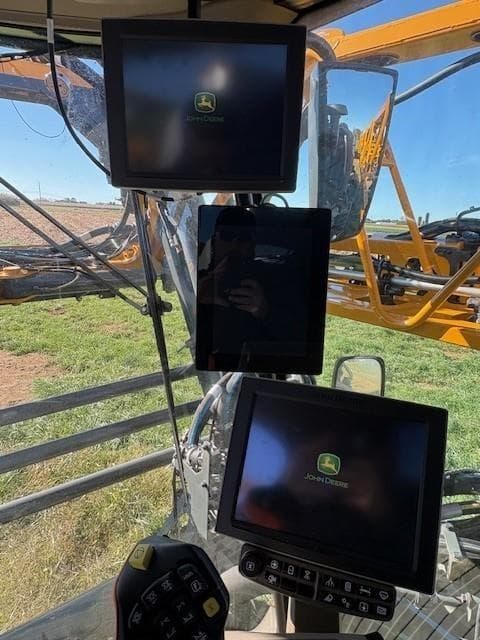 Image of Hagie STS12 equipment image 2