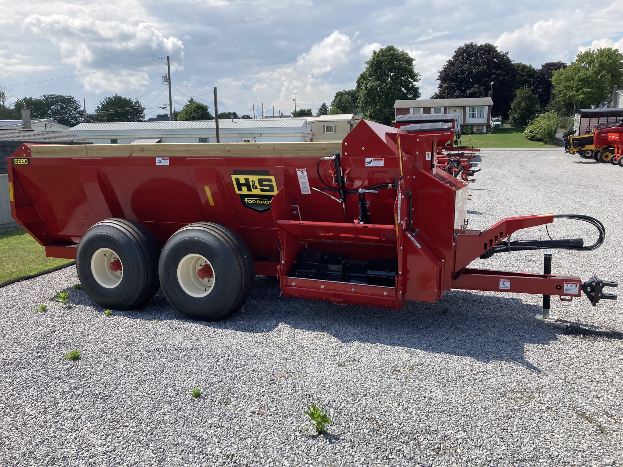 2024 H&S TS5220 Equipment Image0