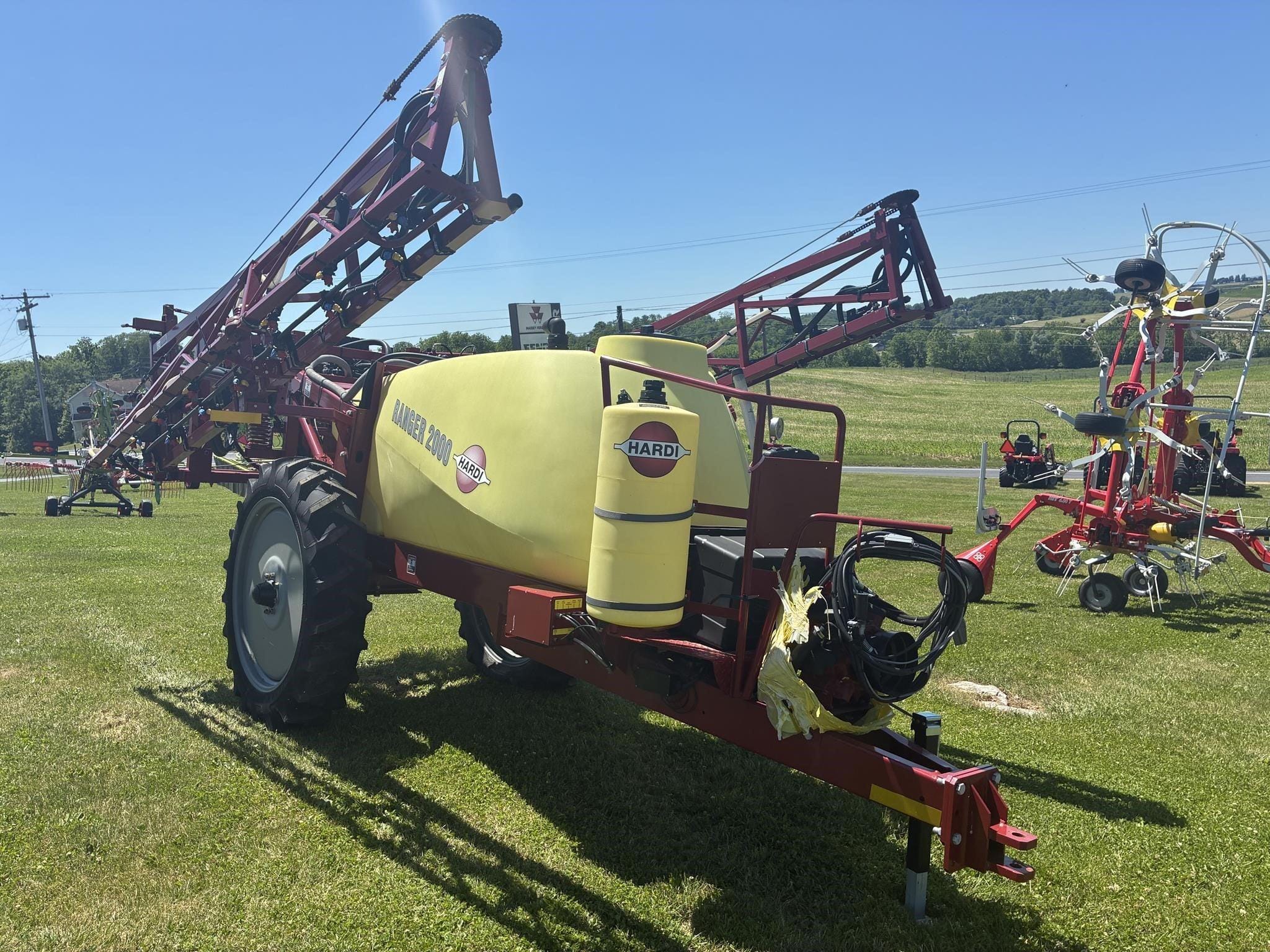 2024 Hardi Ranger 2000 Equipment Image0