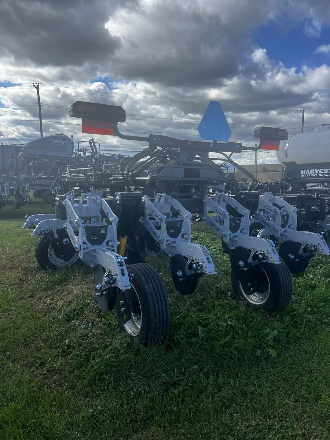 Image of Harvest International PB2030FR Image 1