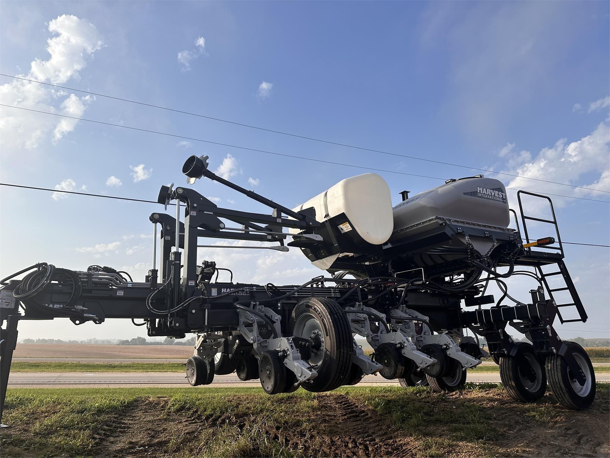 2024 Harvest International UltraPlant 30 Equipment Image0