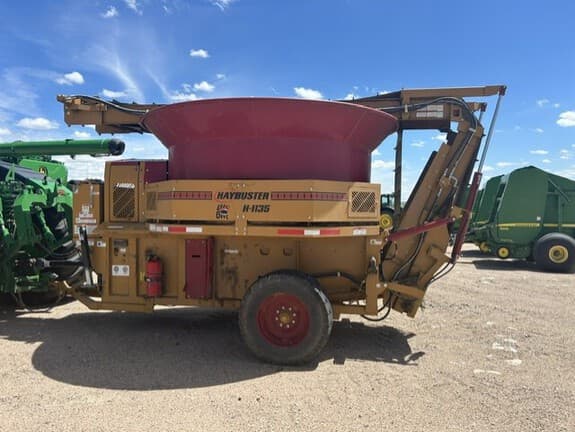 Image of Haybuster H-1135 equipment image 3