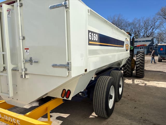 Image of Herd-Boss 6160 equipment image 3