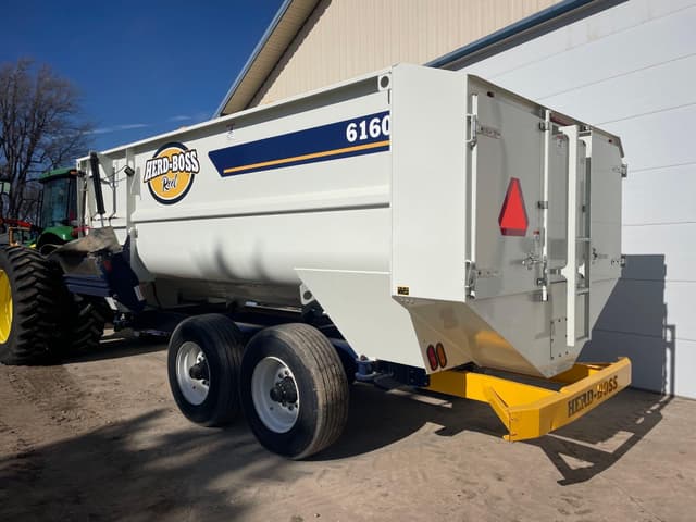 Image of Herd-Boss 6160 equipment image 2