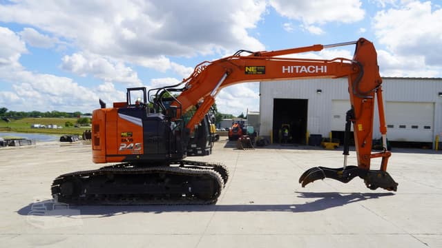 Image of Hitachi ZAXIS 245 USLC equipment image 4