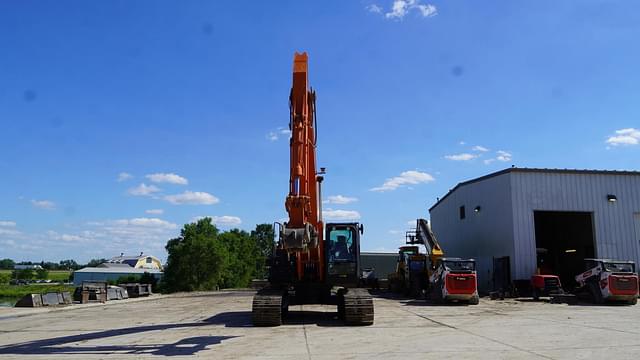 Image of Hitachi ZX250LC equipment image 3