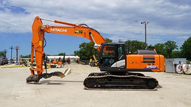 Image of Hitachi ZX250LC equipment image 1