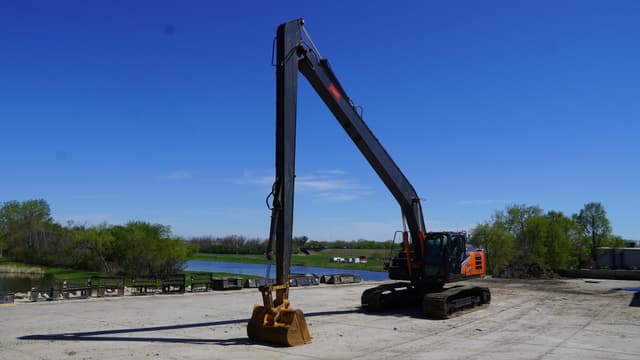 Image of Hitachi ZX250LC equipment image 2