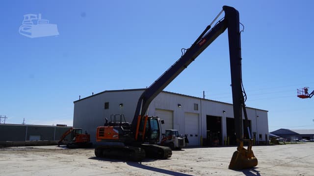 Image of Hitachi ZX250LC equipment image 4