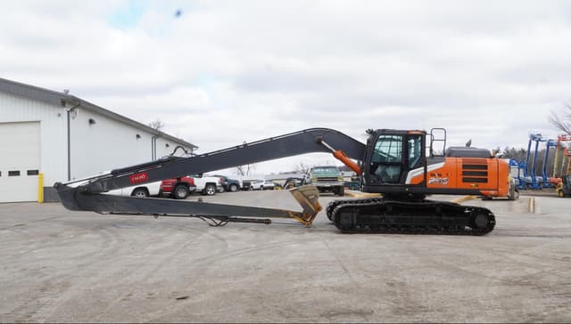 Image of Hitachi ZX250LC equipment image 2