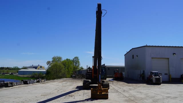 Image of Hitachi ZX250LC equipment image 3