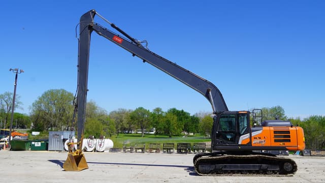 Image of Hitachi ZX250LC equipment image 1