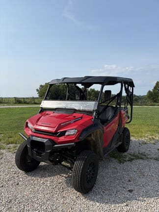 2024 Honda Pioneer 1000-5 Equipment Image0