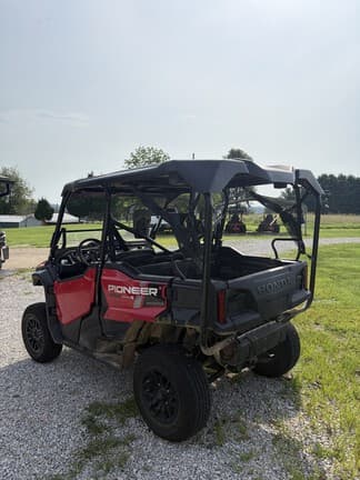 Image of Honda Pioneer 1000-5 equipment image 3