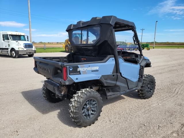 Image of Honda Pioneer 1000 equipment image 2