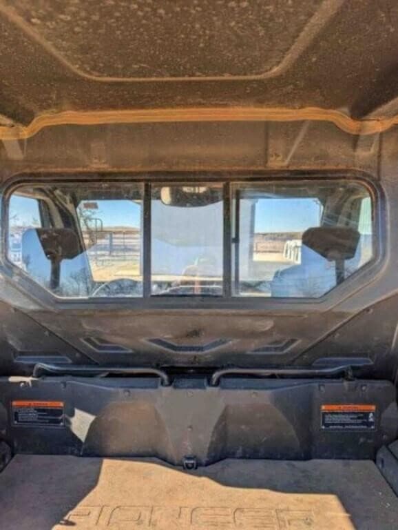 Image of Honda Pioneer 1000 equipment image 4