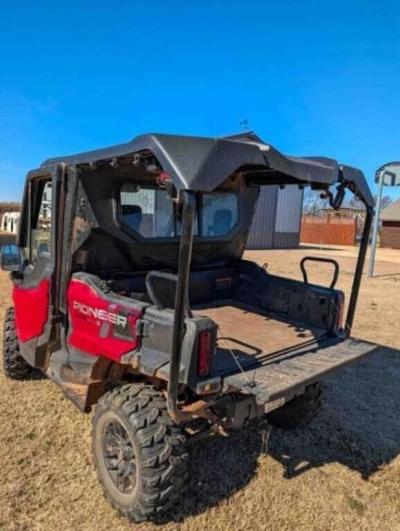 Image of Honda Pioneer 1000 equipment image 3